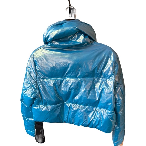 Canadian Club glossy-effect cropped High Neck puffer jacket Size Small - Picture 4 of 16
